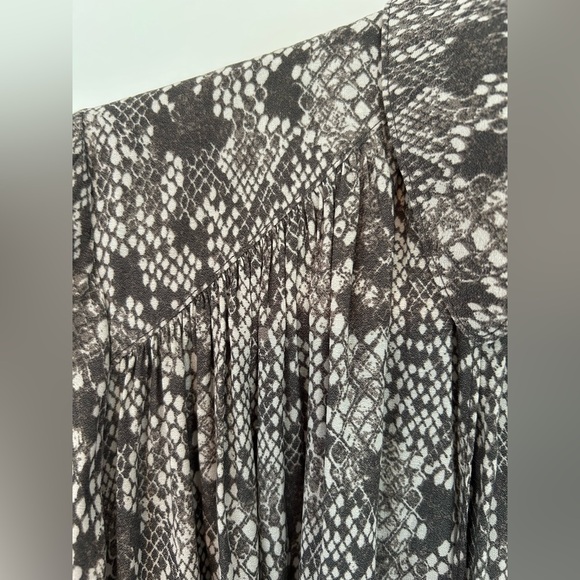 Free People Modern Muse Snakeskin Oversized High Low Long Sleeve Top - Picture 9 of 14